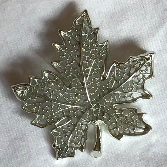 Sarah Coventry Jewelry - Sarah Coventry - Vintage Silver toned Leaf Brooch